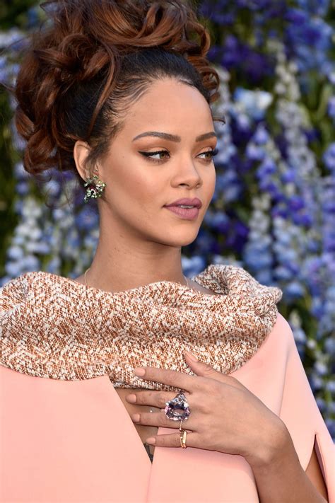 rihanna christian dior pfw